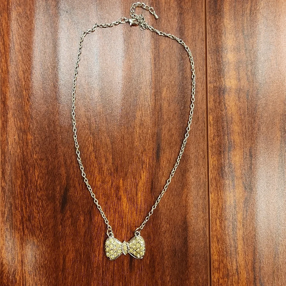 Beautiful Bow Necklace